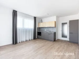 Pronájem bytu 1+kk, Praha - Vysočany, Poděbradská, 32 m2