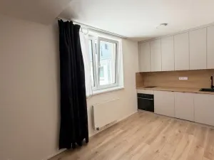 Pronájem bytu 1+kk, Praha - Strašnice, Strančická, 24 m2