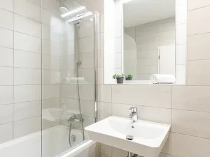 Pronájem bytu 2+kk, Praha - Hloubětín, Waltariho, 55 m2