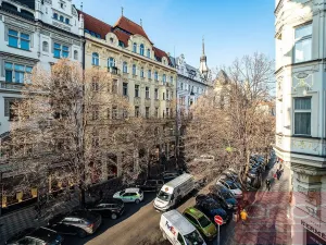 Pronájem bytu 4+1, Praha - Staré Město, Pařížská, 151 m2