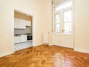 Pronájem bytu 4+1, Praha - Staré Město, Pařížská, 151 m2