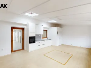 Prodej rodinného domu, Odrovice, 400 m2