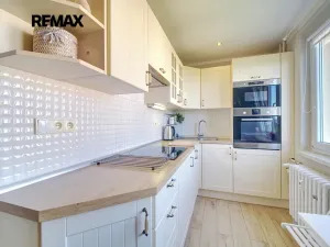 Prodej bytu 3+1, Plzeň, náměstí Generála Píky, 77 m2