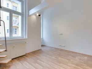 Pronájem bytu 1+kk, Praha - Smíchov, Radlická, 21 m2