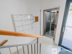 Pronájem bytu 2+kk, Praha - Libeň, Nad Rokoskou, 38 m2