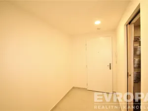 Pronájem bytu 1+kk, Praha - Libeň, Kurta Konráda, 34 m2