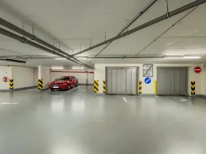 Pronájem garážového stání, Praha - Vinohrady, Rubešova, 15 m2