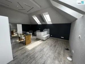 Pronájem kanceláře, Karlovy Vary - Dvory, Chebská, 61 m2