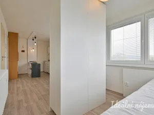 Pronájem bytu 1+kk, Brno - Žebětín, Hostislavova, 22 m2