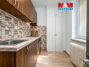 Prodej bytu 2+1, Pardubice - Zelené Předměstí, Benešovo náměstí, 53 m2