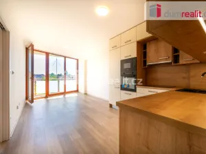 Pronájem bytu 2+kk, Sezimovo Ústí, náměstí Tomáše Bati, 52 m2