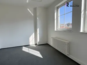 Pronájem kanceláře, Karlovy Vary, T. G. Masaryka, 35 m2