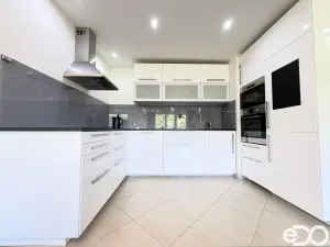 Pronájem bytu 2+kk, Praha, Modenská, 60 m2