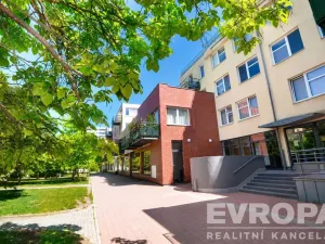 Prodej bytu 2+kk, Praha - Hlubočepy, Voskovcova, 51 m2