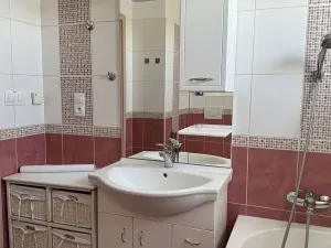 Pronájem bytu 2+kk, Kroměříž, Nitranská, 57 m2
