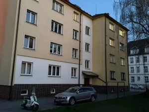 Pronájem bytu 2+1, Krnov - Pod Bezručovým vrchem, nám. Hrdinů, 60 m2