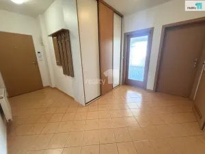 Pronájem bytu 2+kk, Praha - Řepy, Skuteckého, 57 m2