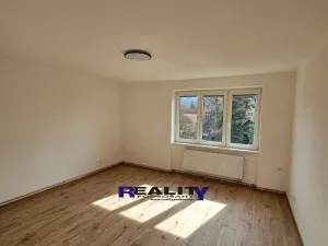 Prodej bytu 3+kk, Lubenec, 59 m2