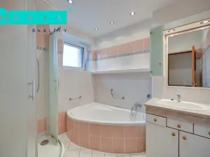 Prodej vícegeneračního domu, Medlov, 300 m2