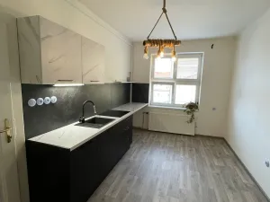 Pronájem bytu 3+1, Pardubice, náměstí Čs. legií, 96 m2