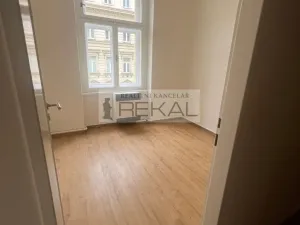 Pronájem bytu 2+kk, Praha - Smíchov, Kmochova, 48 m2