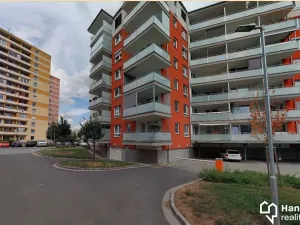 Pronájem garážového stání, Olomouc, Janského, 12 m2