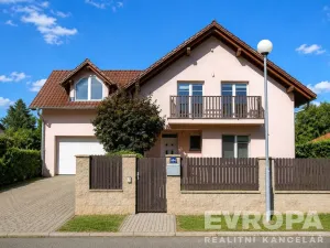 Pronájem rodinného domu, Průhonice, 200 m2