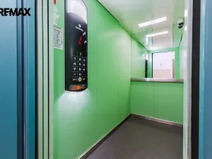 Pronájem bytu 1+kk, Praha - Troja, Sosnovecká, 29 m2