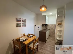 Pronájem bytu 1+1, Praha - Smíchov, Janáčkovo nábřeží, 43 m2