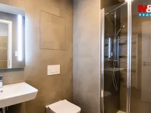 Pronájem bytu 2+kk, Praha - Hloubětín, Kardašovská, 39 m2