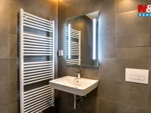 Pronájem bytu 2+kk, Praha - Hloubětín, Kardašovská, 39 m2