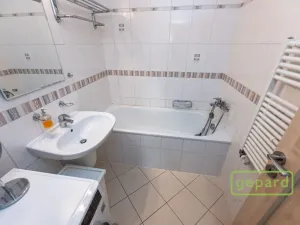 Pronájem bytu 3+kk, Praha, Nehvizdská, 69 m2