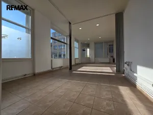 Pronájem obchodního prostoru, Prostějov, nám. Padlých hrdinů, 52 m2