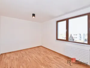 Pronájem bytu 2+kk, Praha - Dolní Chabry, Ústecká, 59 m2