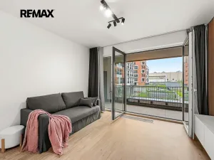 Pronájem bytu 1+kk, Praha - Hloubětín, Poděbradská, 37 m2