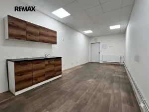 Pronájem skladu, Měřín, 454 m2