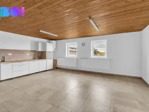 Pronájem výrobních prostor, Morašice, 2657 m2