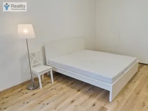Pronájem bytu 2+kk, Plzeň - Jižní Předměstí, Čechova, 44 m2
