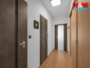 Pronájem bytu 2+1, Pardubice - Zelené Předměstí, Benešovo náměstí, 55 m2