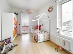 Prodej bytu 3+kk, Praha - Hloubětín, Nademlejnská, 86 m2