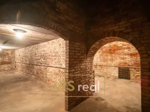 Prodej ubytování, Velké Bílovice, 285 m2