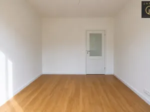 Prodej bytu 2+kk, Praha - Karlín, Hybešova, 37 m2