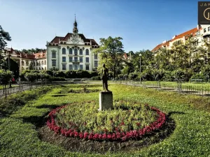 Prodej bytu 2+kk, Praha - Karlín, Hybešova, 37 m2