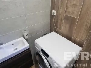 Prodej bytu 2+kk, Praha - Vinohrady, Hollarovo náměstí, 43 m2
