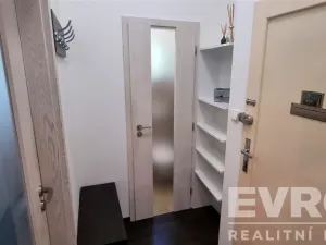 Prodej bytu 2+kk, Praha - Vinohrady, Hollarovo náměstí, 43 m2