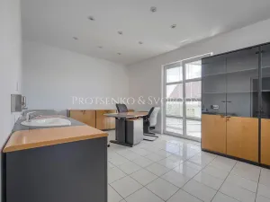 Prodej kanceláře, Křižanov, Benešovo náměstí, 530 m2