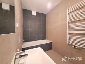 Pronájem bytu 2+kk, Praha - Vysočany, Pod Harfou, 45 m2