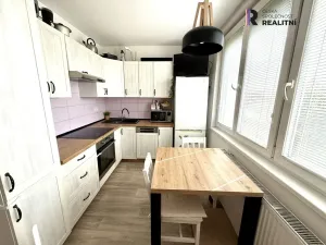 Prodej bytu 3+1, Karlovy Vary - Rybáře, U Koupaliště, 68 m2
