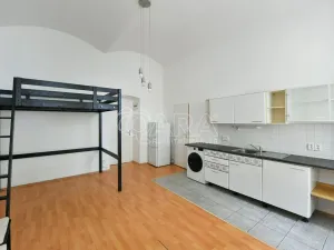 Pronájem bytu 1+kk, Praha - Smíchov, Lidická, 33 m2