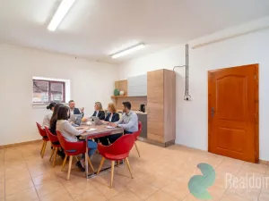 Prodej výrobních prostor, Babice, 1075 m2